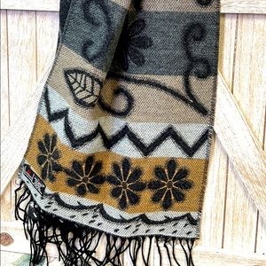 Soft cashmink scarf with fringe - like new condition